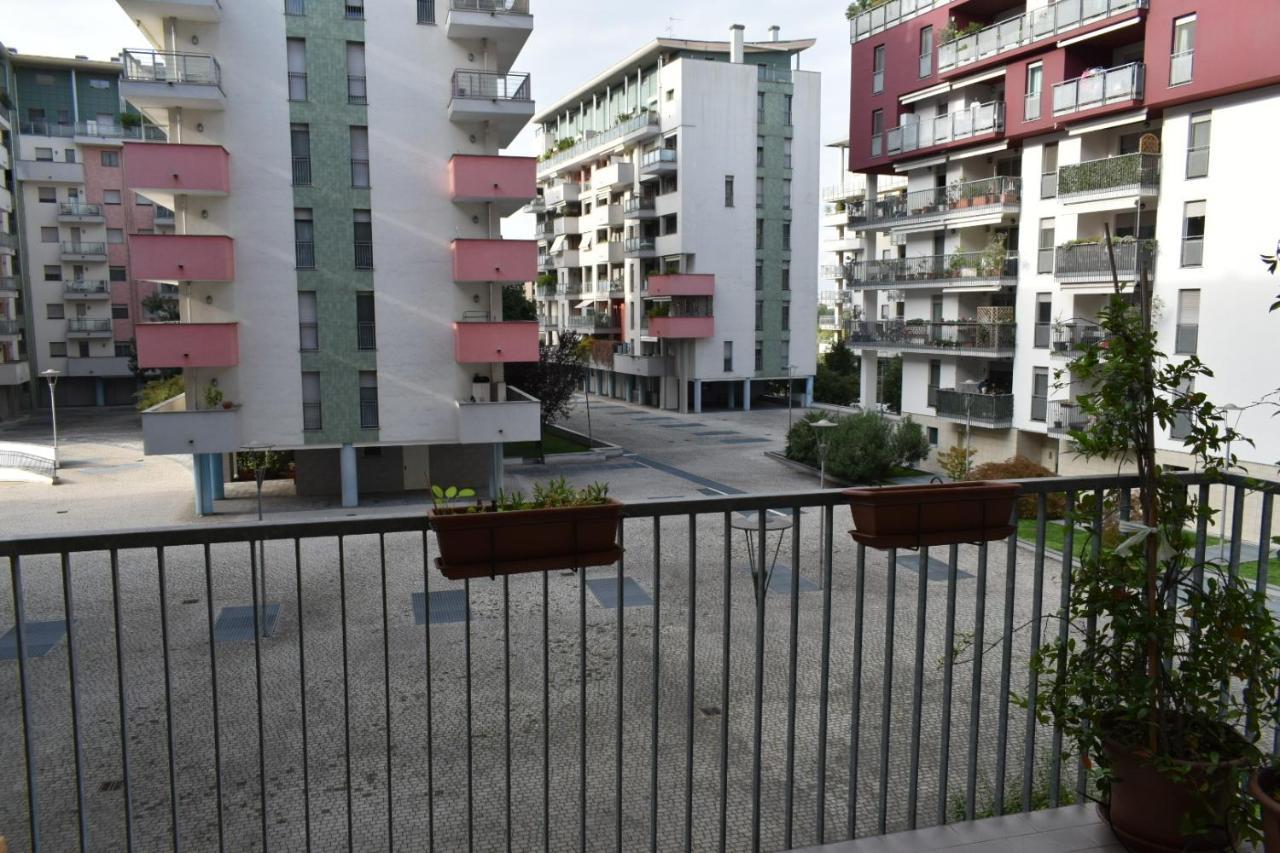 House Promenade Santa Giulia Apartment Milano Exterior foto